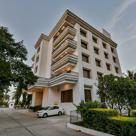 Sun-N-Sand Suites, Shirdi Buitenkant foto
