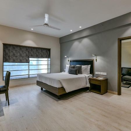 Sun-N-Sand Suites, Shirdi Buitenkant foto