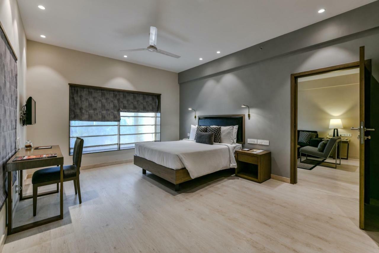 Sun-N-Sand Suites, Shirdi Buitenkant foto